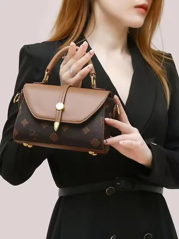 European American Retro Women's High-End Trendy Messenger Bags Light Luxury Printed Autumn Winter Handbags with Zipper Closure